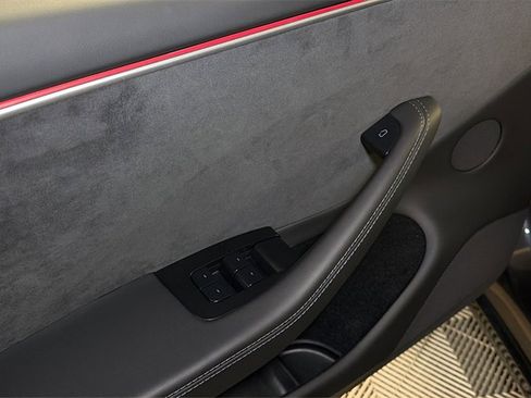 Used 2025 Tesla Model 3 Long Range image 22