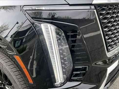 New 2026 Cadillac Escalade Luxury w/ LPO, Floor Liner Package AWD/4WD image 14
