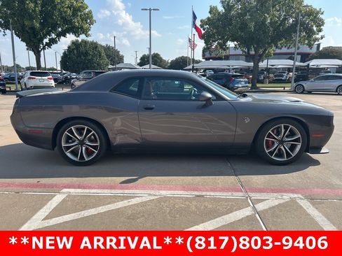 Used 2016 Dodge Challenger SRT Hellcat image 10