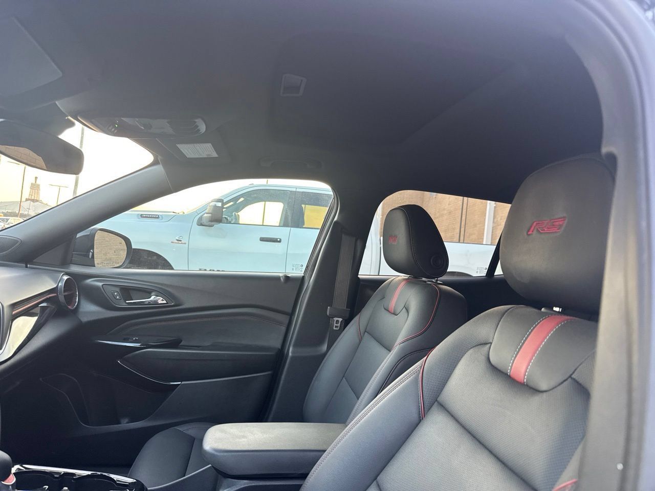 Used 2026 Chevrolet Trax RS w/ Sunroof Package FWD image 8