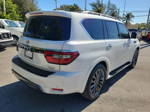 Certified 2022 Nissan Armada Platinum w/ Captain's Chairs Package image 10