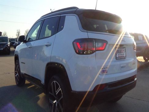 Certified 2025 Jeep Compass Limited w/ Elite Group image 8