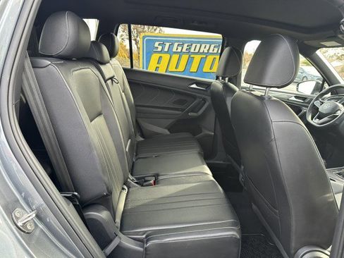 Used 2022 Volkswagen Tiguan SE R-Line image 18