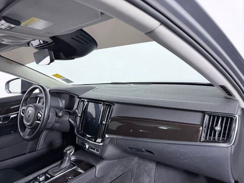 Used 2019 Volvo S90 T6 Momentum image 28