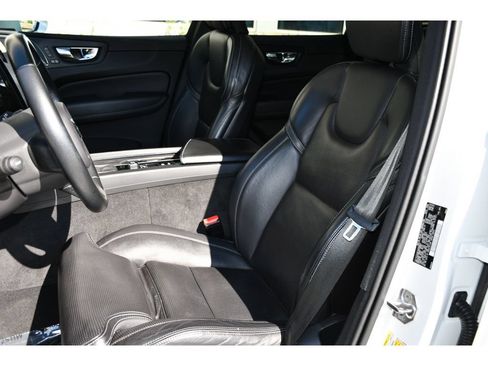 Used 2021 Volvo XC60 T6 Inscription AWD/4WD image 14