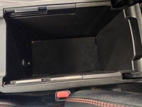 Used 2016 Toyota Camry SE w/ Moonroof Package FWD image 18
