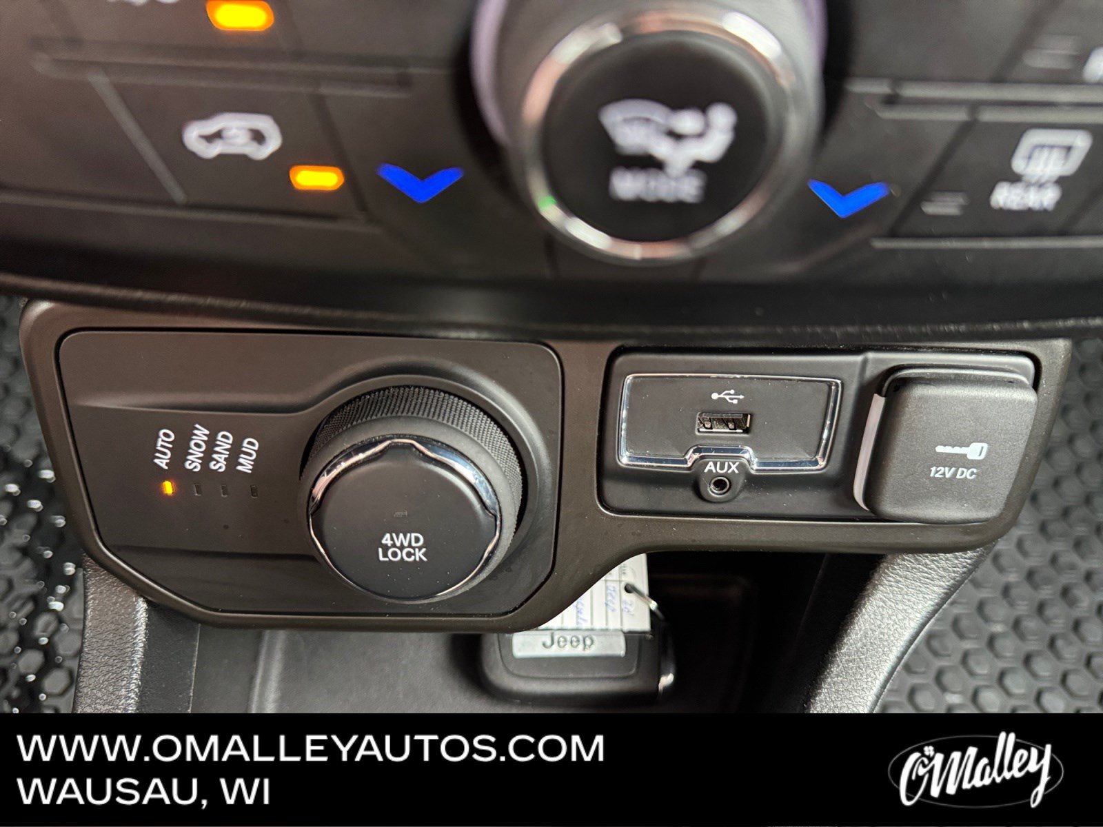Used 2020 Jeep Renegade Latitude w/ Cold Weather Group AWD/4WD image 22