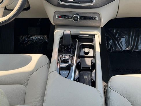 Certified 2025 Volvo XC90 T8 Plus w/ Protection Package Premier AWD/4WD image 16