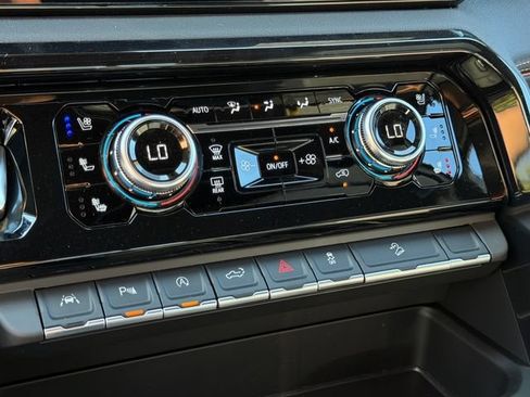 New 2026 GMC Sierra 1500 AT4 w/ AT4 Premium Package AWD/4WD image 19
