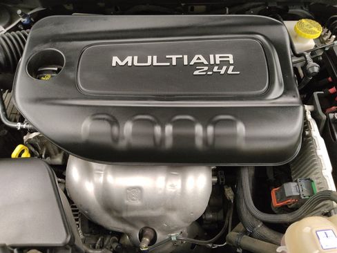 Used 2019 Jeep Cherokee Latitude w/ Popular Appearance Group FWD image 30