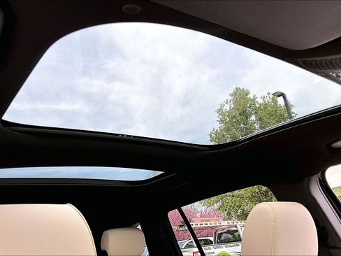 Used 2026 Mercedes-Benz GLB 250 4MATIC image 17