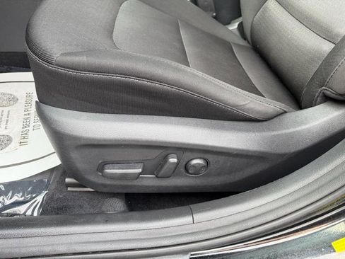 Used 2017 Hyundai Elantra Value Edition image 21