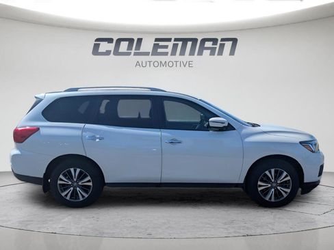 Used 2017 Nissan Pathfinder SV w/ SV Tech Package AWD/4WD image 3
