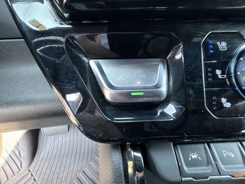 Certified 2023 GMC Sierra 1500 AT4 w/ AT4 Preferred Package image 18