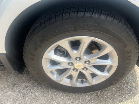 Used 2021 Chevrolet Equinox LT FWD image 11