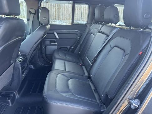 Used 2023 Land Rover Defender 110 X-Dynamic SE image 34