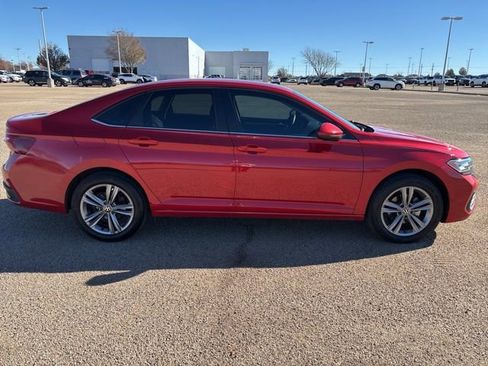 Used 2022 Volkswagen Jetta SE image 8