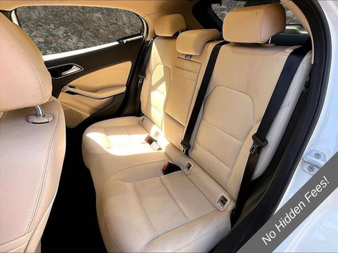 Used 2018 Mercedes-Benz GLA 250 image 19