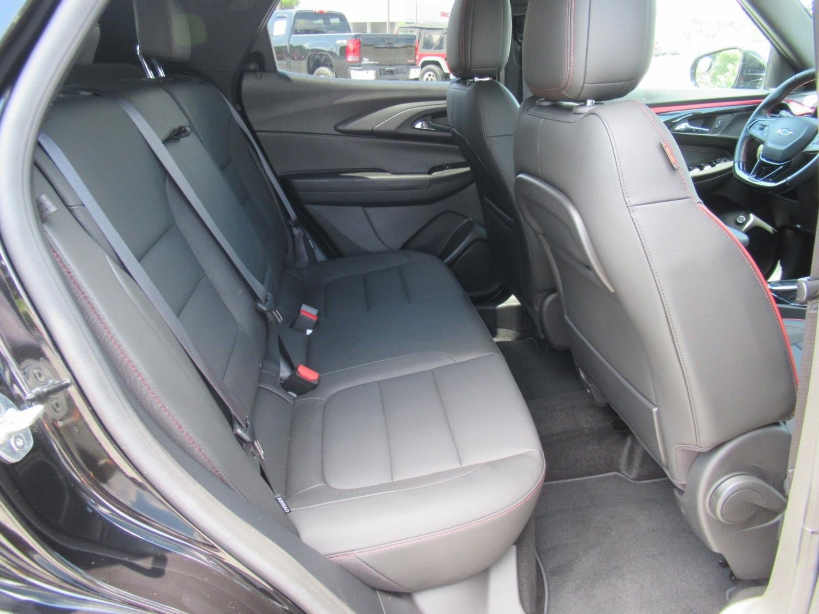 Used 2024 Chevrolet TrailBlazer RS w/ Convenience Package AWD/4WD image 34