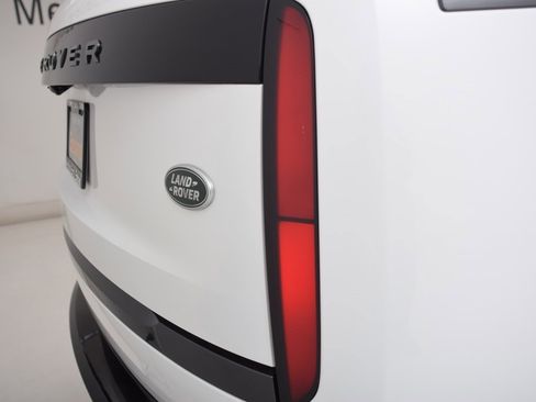 Used 2023 Land Rover Range Rover SE image 13