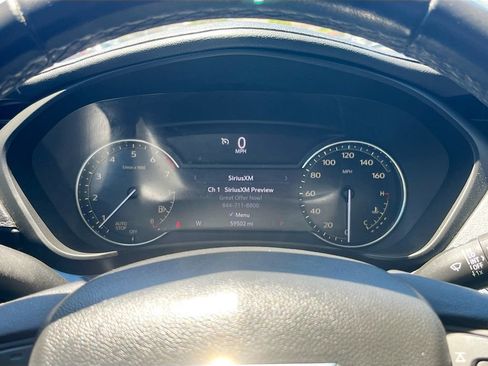 Used 2022 Cadillac XT4 Luxury w/ Cold Weather Package FWD image 12