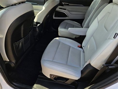 Used 2024 Kia Telluride S w/ S Sunroof Package image 13