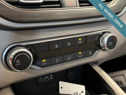 Used 2023 Nissan Altima 2.5 SV image 14