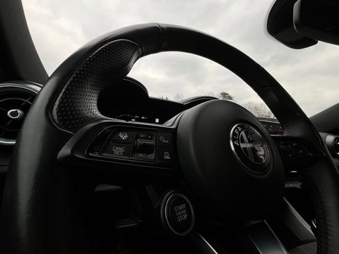 Used 2024 Alfa Romeo Tonale Ti image 18