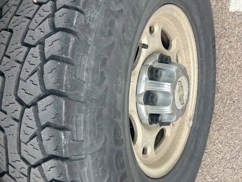 Used 2006 Chevrolet Silverado 2500 LT w/ Heavy-Duty Power Package image 10