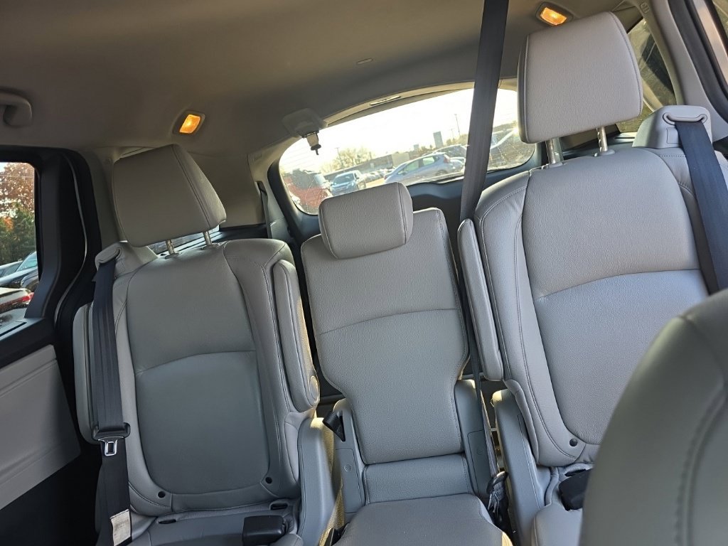 Used 2018 Honda Odyssey Touring image 33