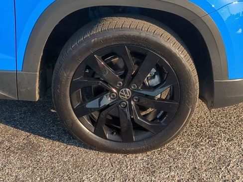 Used 2024 Volkswagen Taos SE FWD image 10