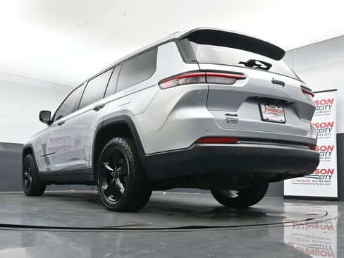 Used 2023 Jeep Grand Cherokee L Laredo AWD/4WD image 39