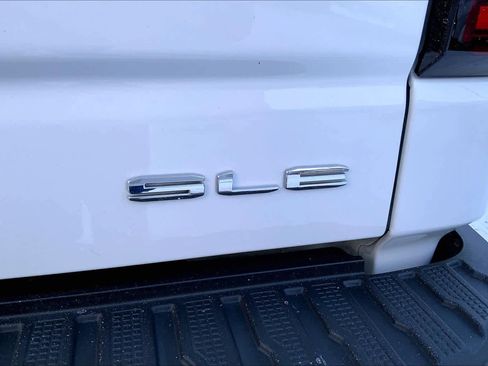 Used 2023 GMC Sierra 1500 SLE image 10