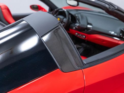 Used 2018 Ferrari 488 Spider RWD image 33