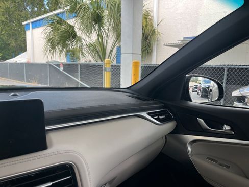 Used 2025 Genesis G70 2.5T image 35