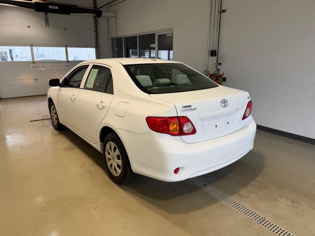 Used 2009 Toyota Corolla LE FWD image 3