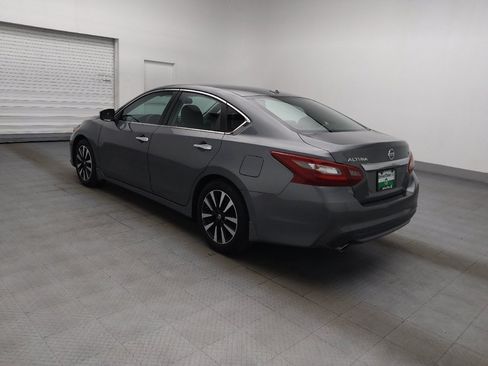 Used 2018 Nissan Altima 2.5 SL w/ 2.5 SL Technology Package FWD image 3