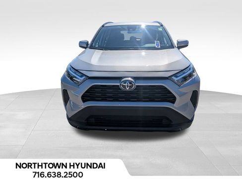 Used 2025 Toyota RAV4 XLE AWD/4WD image 5