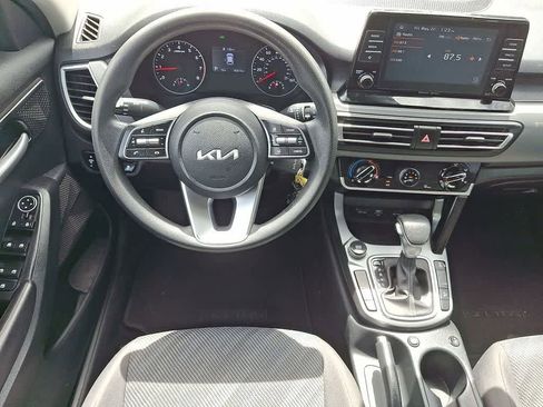 Used 2023 Kia Seltos LX AWD/4WD image 21