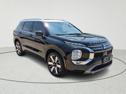 New 2025 Mitsubishi Outlander SEL image 3