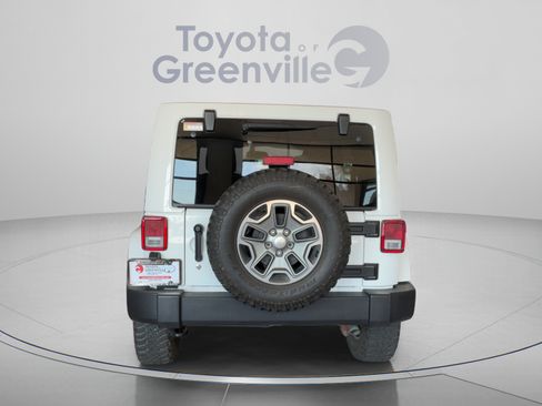 Used 2017 Jeep Wrangler Unlimited Rubicon w/ Connectivity Group AWD/4WD image 5