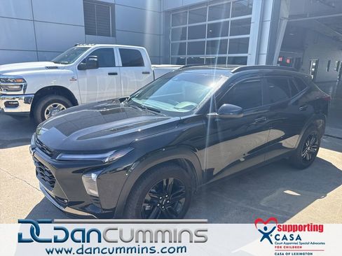 Used 2025 Chevrolet Trax ACTIV w/ Sunroof Package FWD image 1