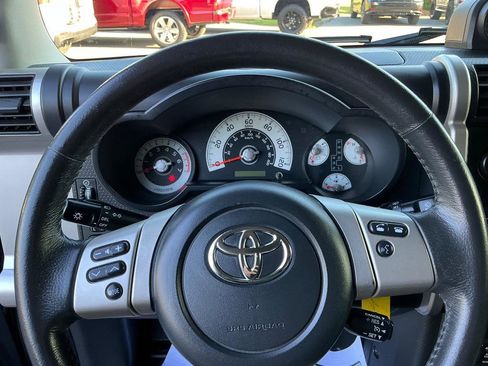 Used 2014 Toyota FJ Cruiser 4WD w/ Upgrade Package image 13