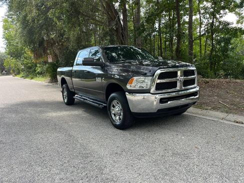 Used 2018 RAM 3500 Tradesman w/ Chrome Appearance Group AWD/4WD image 4
