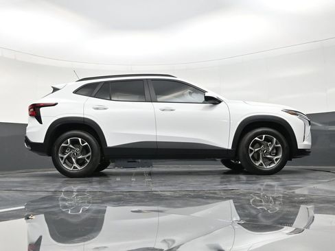 Used 2026 Chevrolet Trax LT image 27