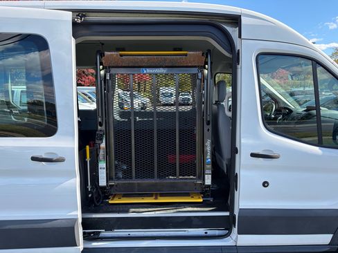 Used 2016 Ford Transit 350 XL image 28