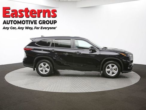 Used 2023 Toyota Highlander L image 46