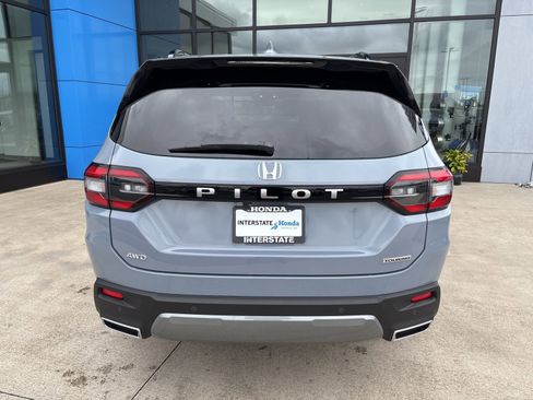 New 2026 Honda Pilot Touring image 6