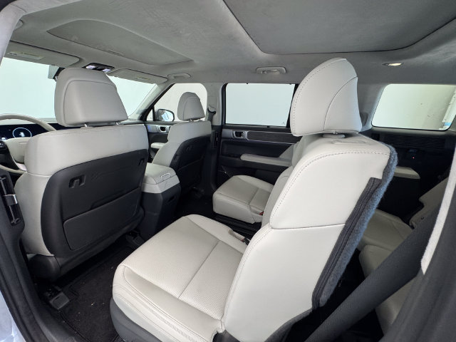Used 2025 Hyundai Santa Fe Calligraphy FWD image 45