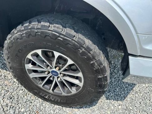Used 2019 Ford F150 Lariat w/ Equipment Group 502A Luxury AWD/4WD image 9